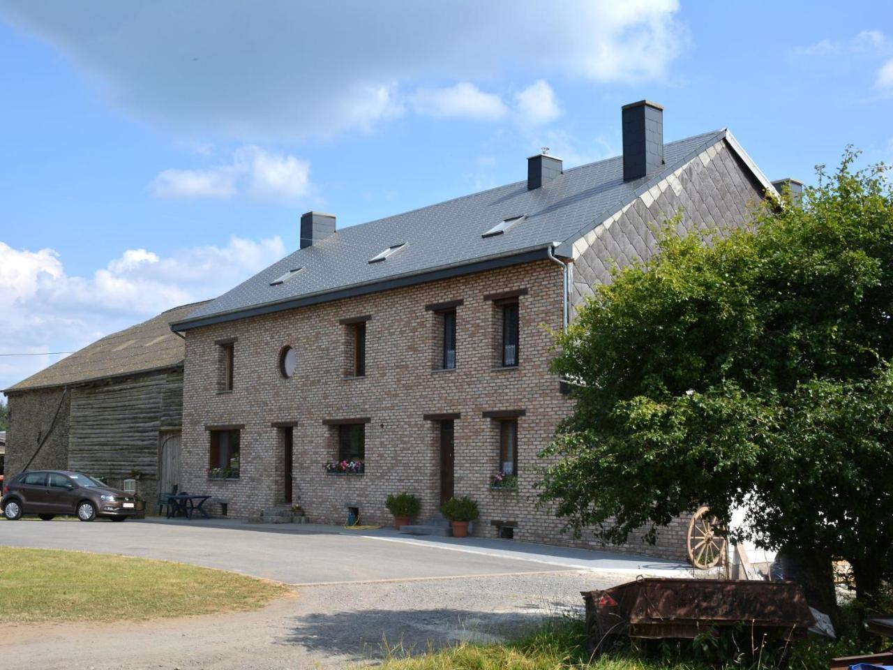 Comfy Farmhouse With Terrace Garden Courtyard Barbecue Villa Gedinne Buitenkant foto